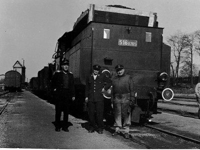 Dědova (nalevo) poslední jízda před důchodem