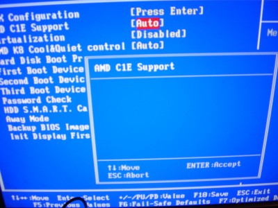 Zamrznuto?/zablokováno, lze restartovat přes klávesnici (BIOS)